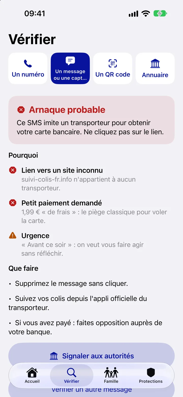 Vraie capture iPhone : écran Vérifier, onglet Un message ou une capture : verdict Arnaque probable pour un SMS qui imite un transporteur, avec les raisons (lien vers un site inconnu, petit paiement demandé, urgence) et quoi faire